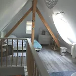 Homestay szállás Villa Miod Malina -Wiselka Blisko Morza,Klimatyczne Pokoje,Taras,Cisza