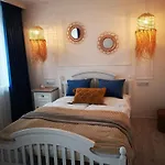 Homestay szállás Villa Miod Malina -Wiselka Blisko Morza,Klimatyczne Pokoje,Taras,Cisza