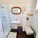 Villa Miod Malina -Wiselka Blisko Morza,Klimatyczne Pokoje,Taras,Cisza *